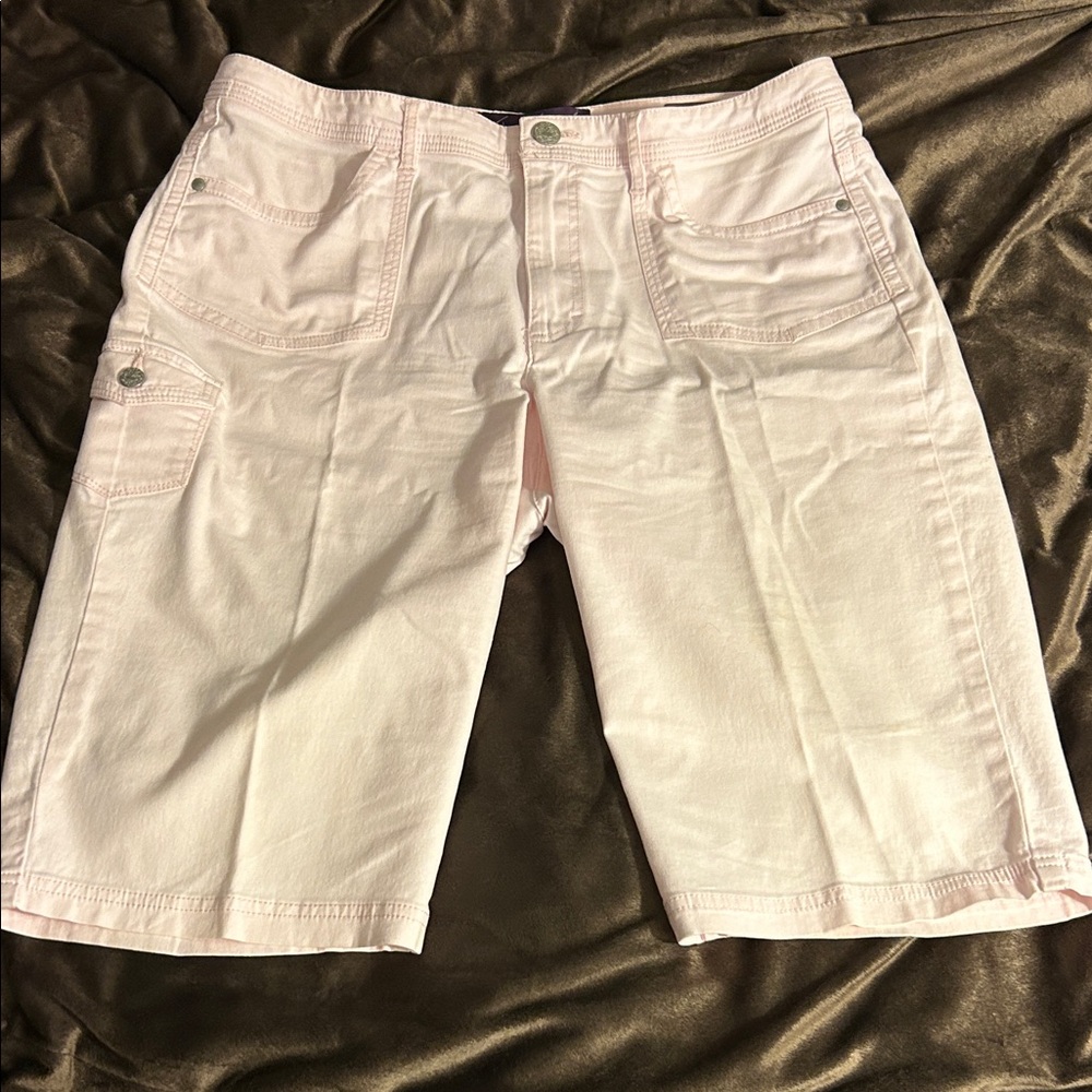 Gloria Vanderbilt Pale Pink Cargo Shorts